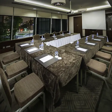 Hotel Titanic Port Bakirkoy 5*